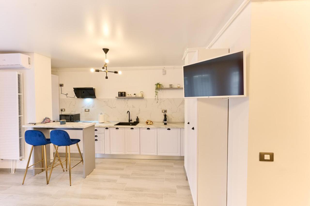 Infinity Luxury Studio - Nord10 By Alezzi Apartment Navodari Exterior photo